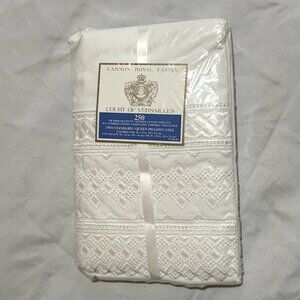 (2) Cannon Royal Family Court of Versailles White Queen Standard Pillowcases
